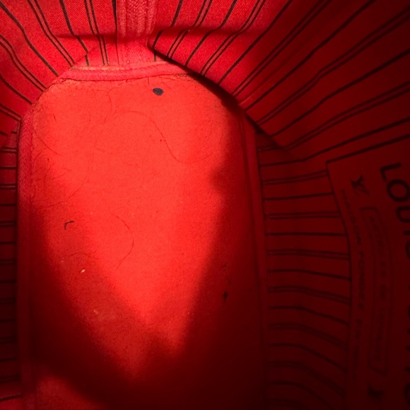 Louis Vuitton Neverfull MM. - Picture 6 of 7